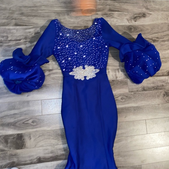 Dress - Picture 3 of 4